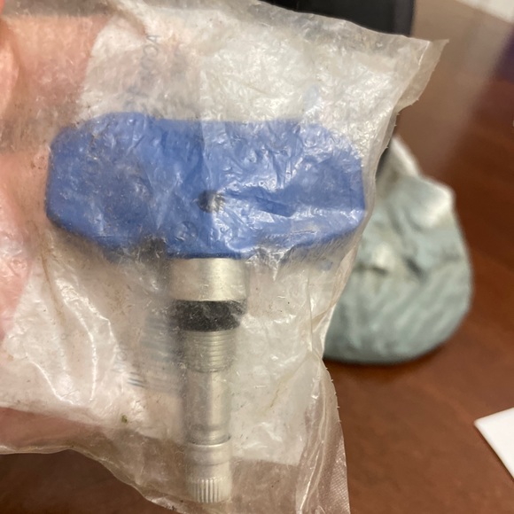 ACDelco Tire Pressure Monitoring Sensor #15136883, new - Picture 2 of 5